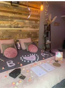 The Pool-House Side Suite – Charming Suite - Image 3