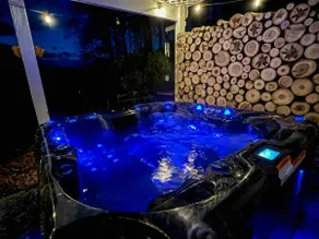 100 Acre Suite w/ Hot Tub & Fiber Internet. Skiing - Image 3