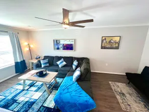 Near Camp Lejeune & Beaches! No Check Out Chores! - Image 3
