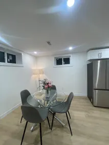 Modern & spacious 3 bedroom 1 bath 2 free parking - Image 4