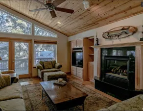 Lupine lodge, hot tub, wi/fi , Montgomery estate - Image 5