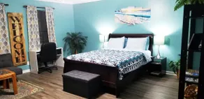 Clean Private Apartment - TV/Wi-Fi/Kitchen/Laundry - Image 2