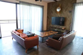 Limited to one group per day | 3 bathrooms and 4 toilets | Luxury villa 2 minutes on foot to the sea | Rooftop heated jacuzzi | Natural grass dog run - Image 5