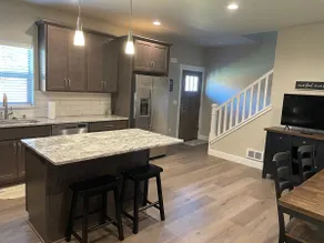 New3 bedrooms 3 bath 2 car garage townhome in town - Image 4