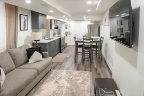 Modern Lux Suite No Cleaning Fee + Free Parking - Image 4