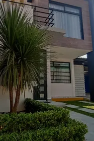 1. Beautiful modern house in the best area of Metepec - Image 2