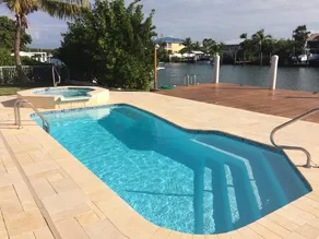 4BR 3B, Heated Pool & Spa, 60' Dock - Image 2