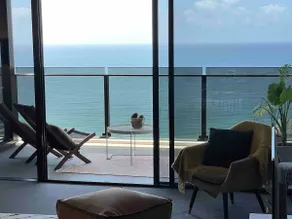 Level 40 Panoramic Ocean View • Free parking - Image 2