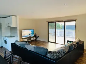 Stonesthrow Beachouse - 1 minute walk to Beach• - Image 5