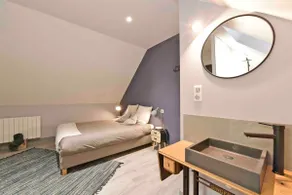 Workshop room with private access to spa area - Image 4