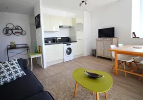Les Tulipes 3* – Beachfront – Central – Spacious - Image 4