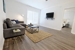 Great Location! Proper Dwelling, Near I-20 - Image 4