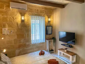 Character house with roof terrace-Ferry-Valletta - Image 5
