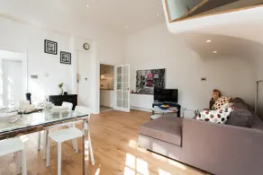 Bright & airy duplex on Thames Path - Image 2