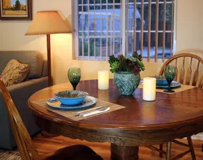 Vintage Charm & Serenity: Uptown Garden Getaway - Image 5