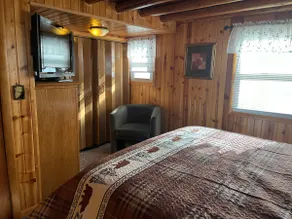 Long Lake Cottage in the Woods - Image 4