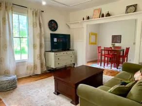 Churchill Cottage- Cheerful, Historic 1 Bedroom - Image 5