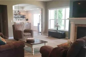 Beautiful 3 Bedroom Apartment, Kitchen, Fireplace - Image 5