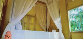 Yellow House - Image 4