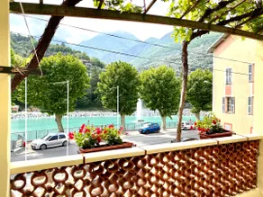 Lake View Terrace Apartment - Image 3
