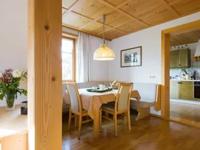 Top floor 100m² elegance w/sunny panoramic balcony - Image 5
