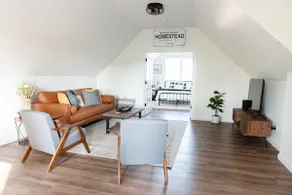 Skagit Valley Farmhouse Loft. Wide Open Spaces and Stunning Balcony Views! - Image 4