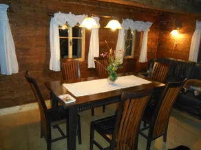 Very cozy wooden house by the creek - Image 5