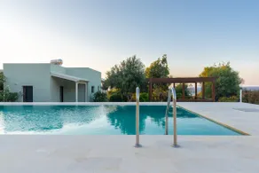 Stylish villa, private heated pool, large garden, sea view, en-suite bathrooms, - Image 5