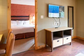 Suite with Mountain View | Grotto Style Hot Pool! - Image 5