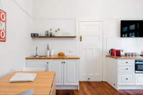 Self-Contained Cammeray Guesthouse near CBD and Beaches - Image 4