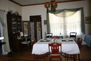 Country Manor - Lower floor - Image 4