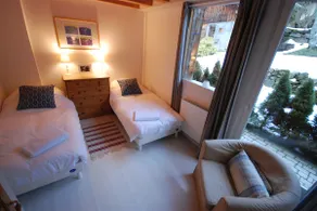 Large and tasteful Alpen Chalet at the foot of the skiing area Les Portes du Soleil - Image 5