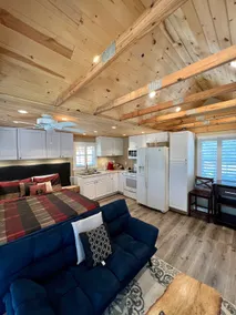 The Lake Alfred Citrus Wood Guest Cabin - Image 2