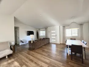 DowntownMidtownUNRfamily/petfriendly - Image 2