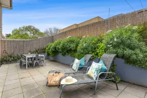 Peacehaven- walk to beach, shops. Parking, aircon - Image 5