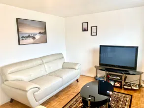 Entire Apartment+ Backyard+everything you need - Image 4