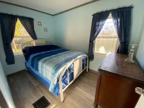 Parkside Cottage & Hot Tub, Olcott Beach, NY (USA) - Image 3