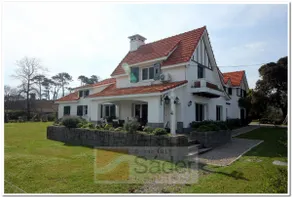 CHALET NORMANDIE: stop 14, steps from Playa Mansa - Image 2