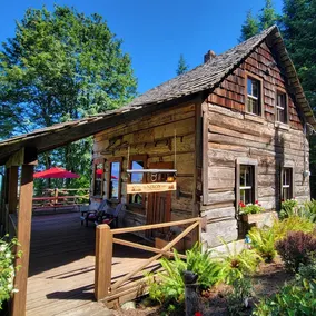 Heritage Cabin in private forest setting - Image 3