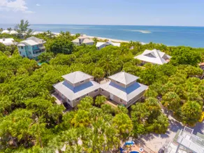 Coral Cottage hidden in Palms short walk to Beach - Image 3