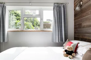 Charming Bolthole with Patio, & a Stroll from the Beach - Image 3