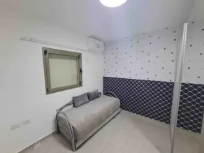 Vacation apartment in a building 50 meters from the beach in front of the marina - Image 2
