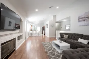 Modern, Cozy 3BR 2BA House 15 min from Strip - Image 4