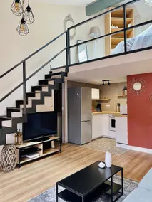 Beautiful cozy apartment with air conditioning and parking - Image 5