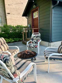 Cozy Retreat - Walk to Downtown, Shops & Breweries - Image 3