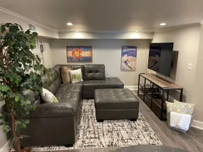 Spacious Hidden Gem w/ Hot Tub & 15 mins to Denver - Image 4