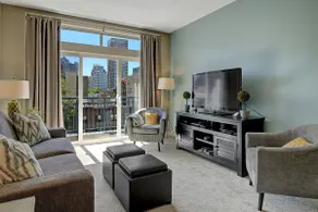 City ★ Water View Oasis with Pool & Gym near Cruise in Heart of Seattle - Image 3
