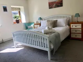 Wuthering Cottage - Central, Stylish, Cosy, Comfy - Image 3