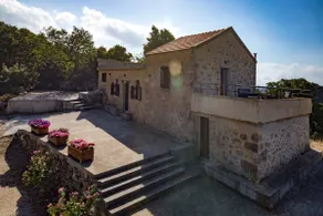 Serene Lithari w/ Mountain Views & Nature! - Image 4
