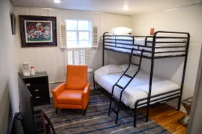 Alabama Boutique Hotel: #3 w/ bunkbeds sleeping 3 - Image 2